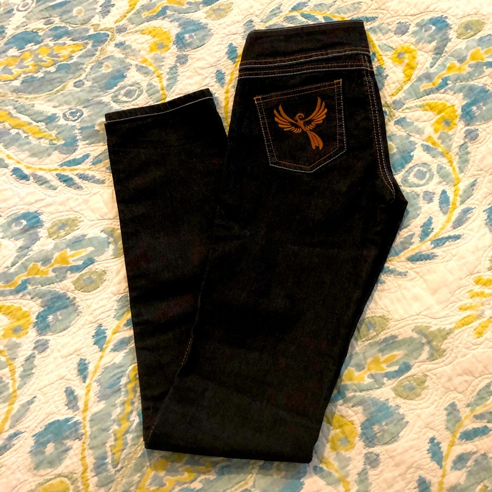 U-TURN JEANS - embroidered Phoenix on back pockets